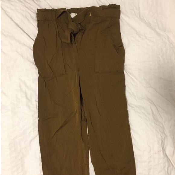 Olive pants with belt - Picture 1 of 4